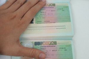 NHẬN HAI VISA THĂM THÂN ANH QUỐC ĐỂ ĐOÀN TỤ VỚI CON CHÁU